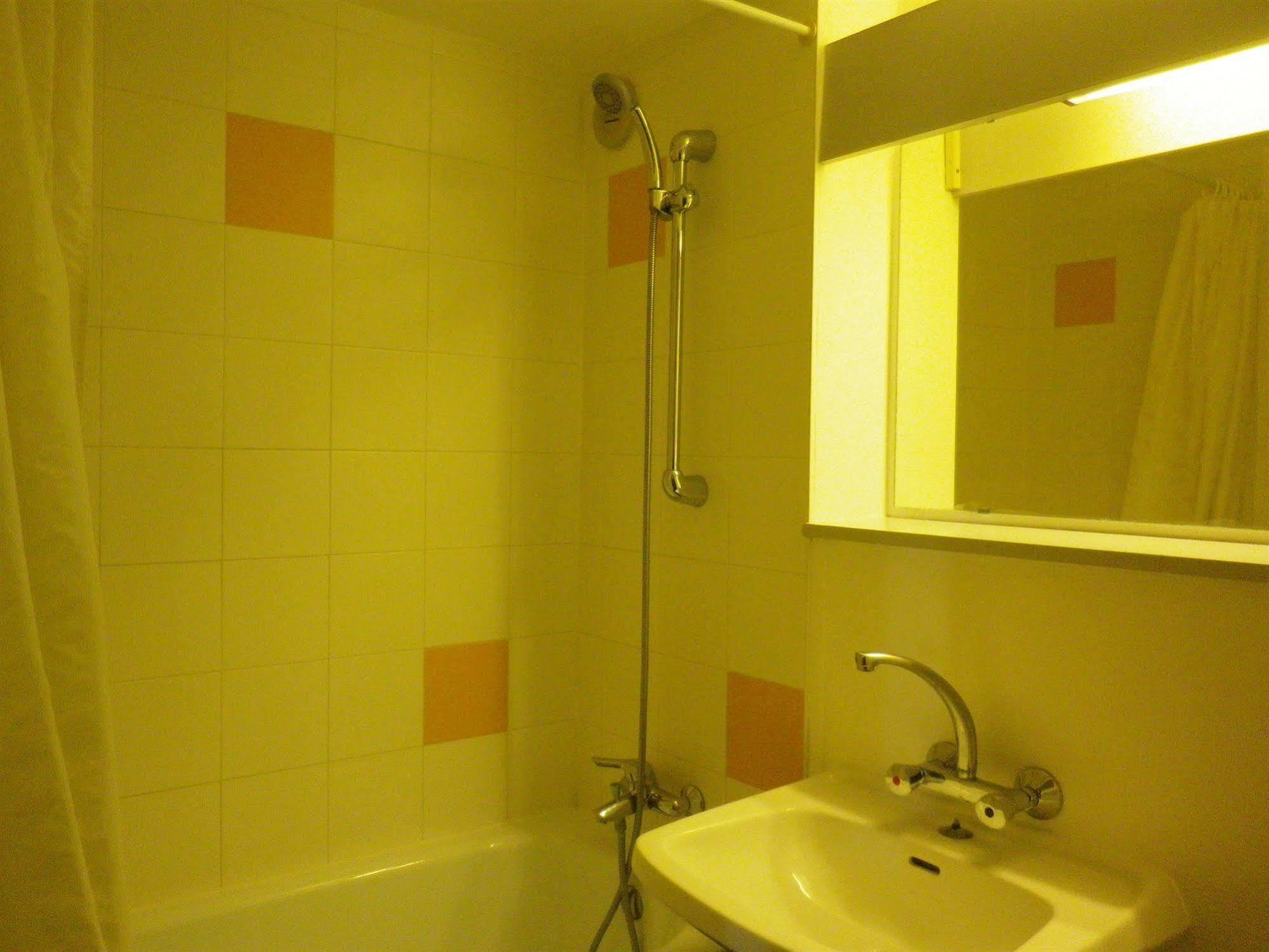 Hotel Amys Voreppe Εξωτερικό φωτογραφία
